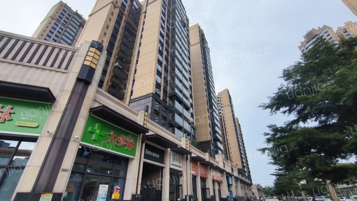 名巨山水城二期外景图