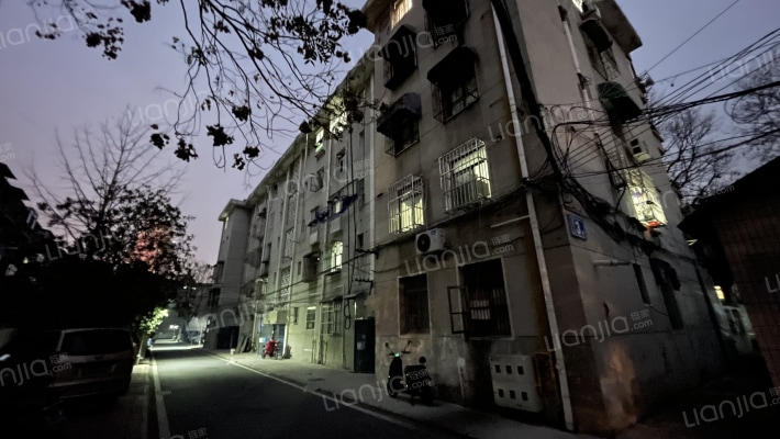 安农大第一宿舍区外景图