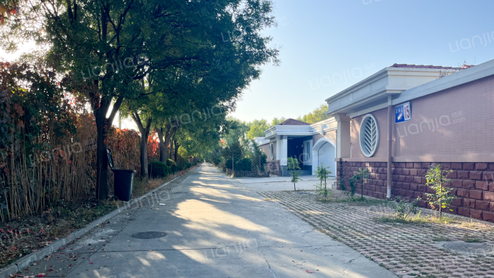 都市芳园碧湖园外景图