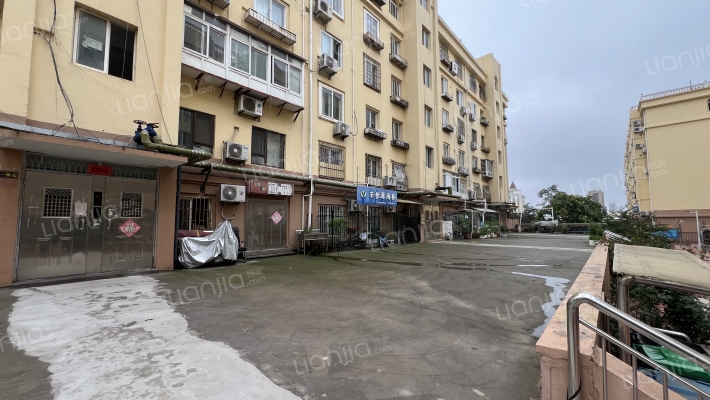 抚顺路21号小区外景图