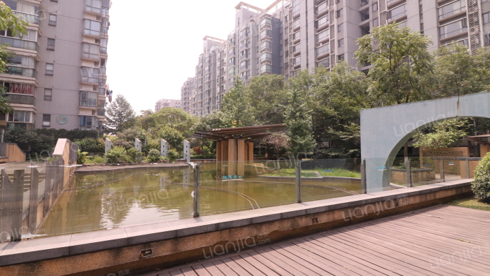 香格里拉花园外景图