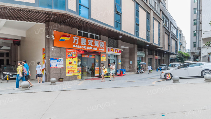 東山得宝楼外景图