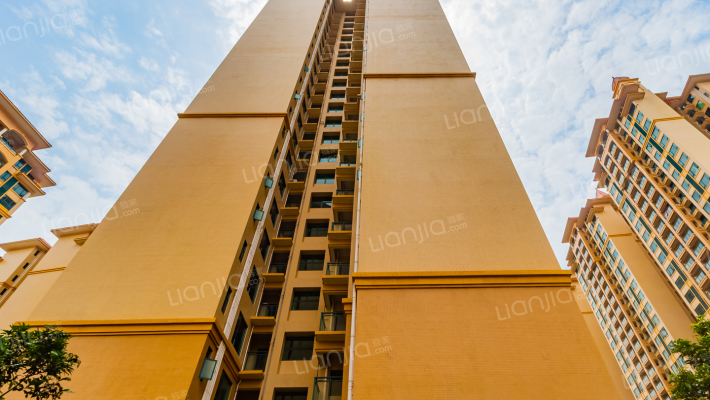 臻华花园外景图