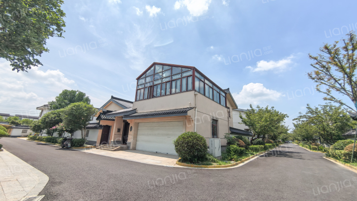 卿峰丽景外景图