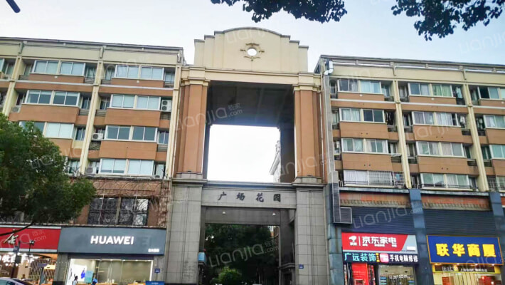 广场花园外景图