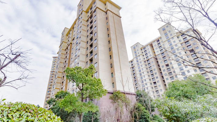 春景花园外景图