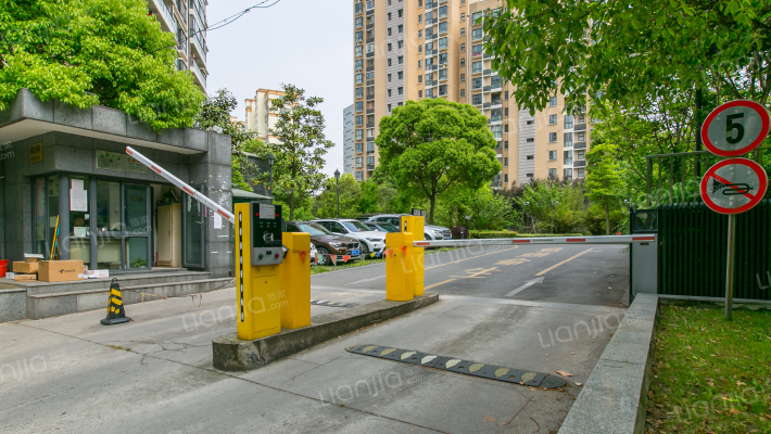 滨江晶典外景图