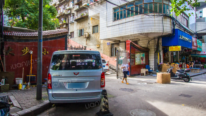 大步小区外景图