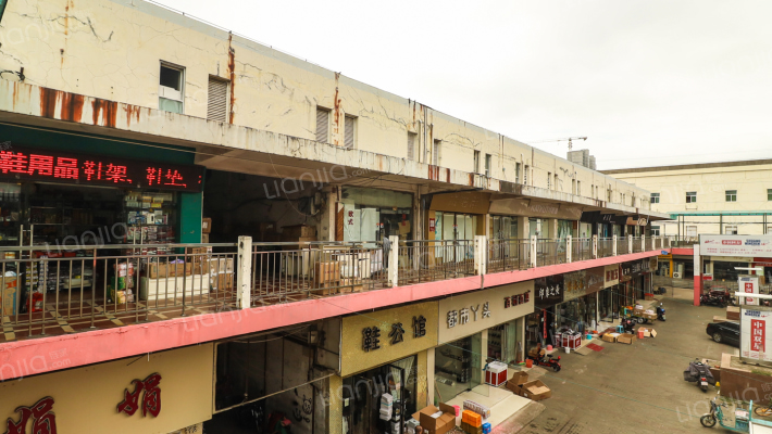 鸿顺德国际商贸城外景图