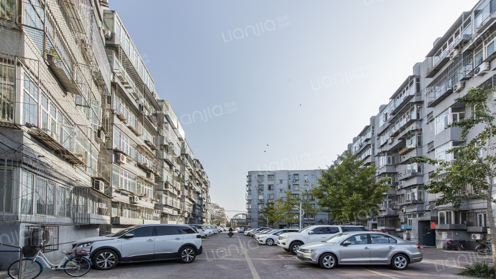 煤炭公司家属楼外景图