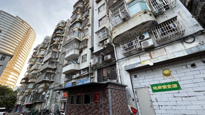 宝丰大厦外景图