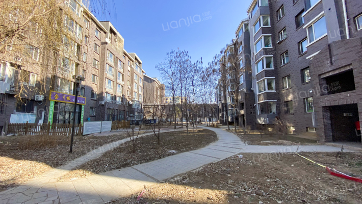 河畔花城西区外景图