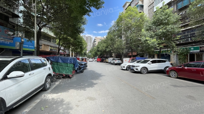 贵钢宿舍外景图