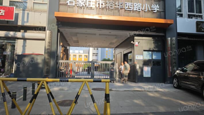 建东里剧团楼外景图