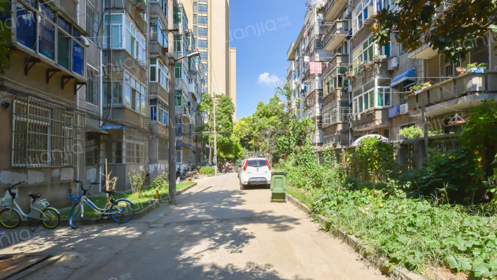 警苑小区外景图