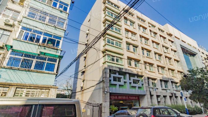 霍邱路182号外景图