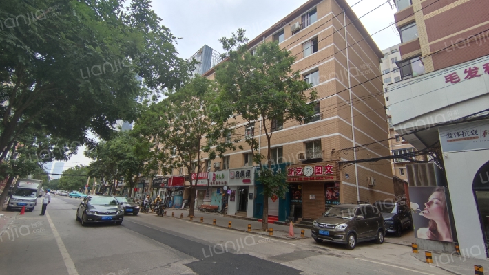 建华巷（三八广场）外景图