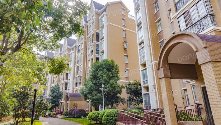 天玺花园外景图