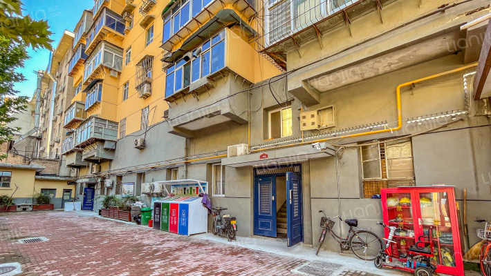 中图家属院外景图