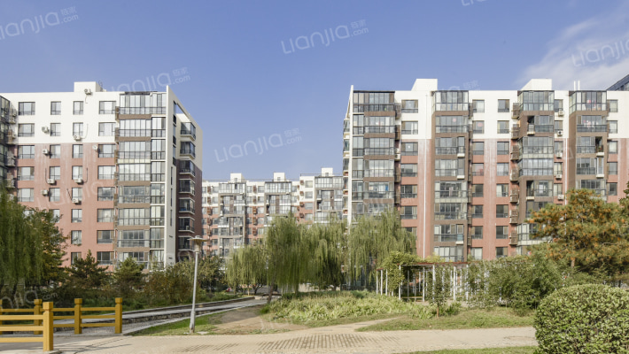 蓝郡国际花园外景图