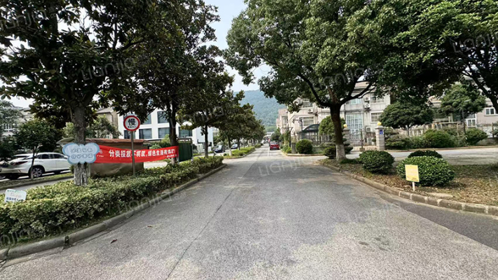 山湖苑七八区外景图