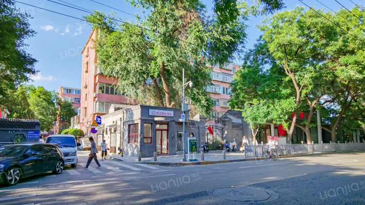 鼓楼东大街外景图