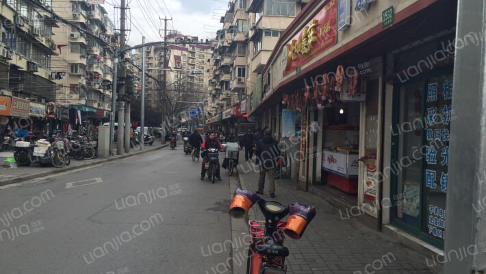 万航渡路1490号外景图