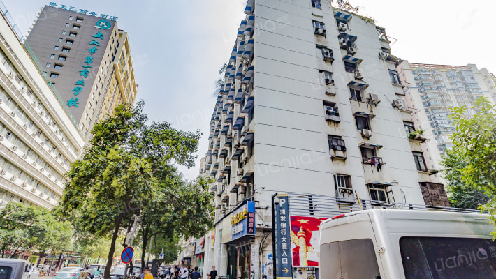 江汉北路183到185号外景图