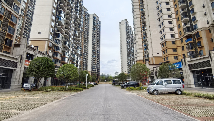 伊景园滨河苑外景图