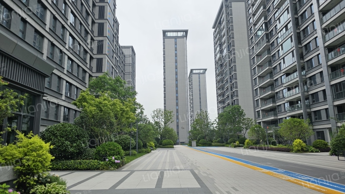 中国铁建·花语天辰外景图