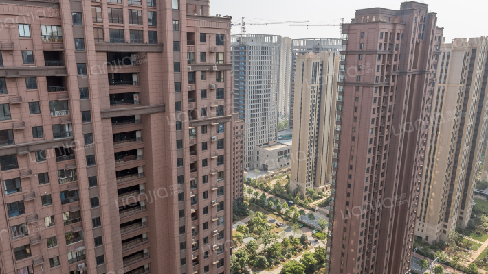 高速时代城一期外景图