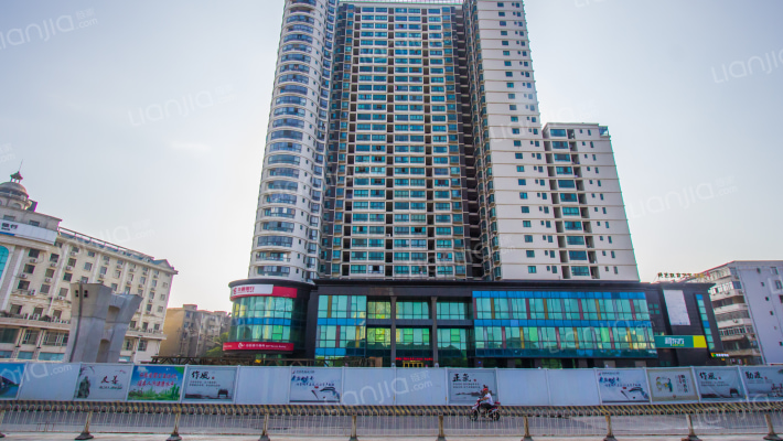 威达商住楼外景图