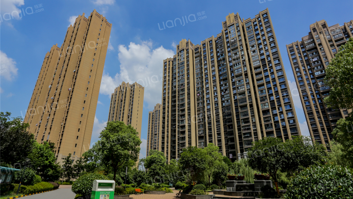 合景领峰外景图