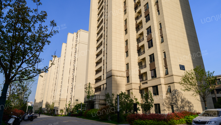 世茂云图花园外景图