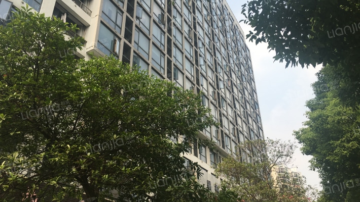 易构大厦外景图