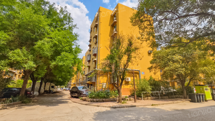 济钢新村中心区外景图