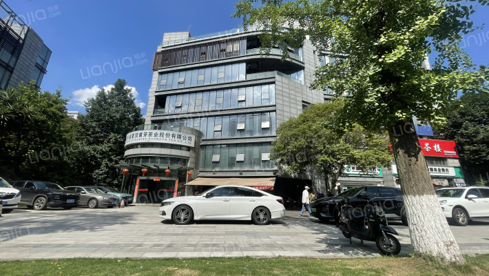 空港总部基地外景图