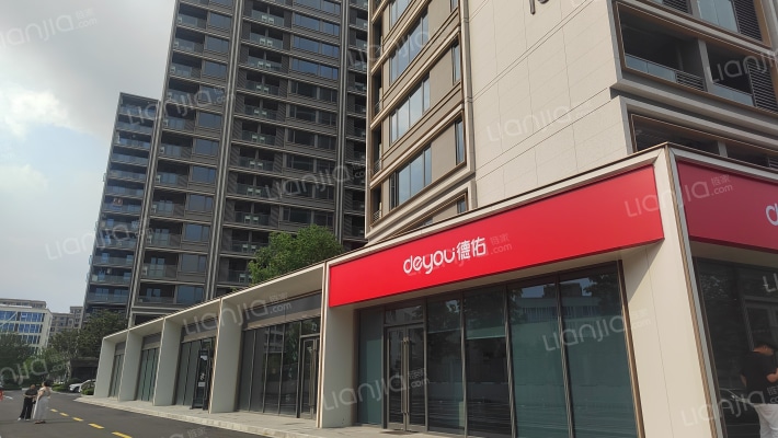 绿城潮听明月外景图