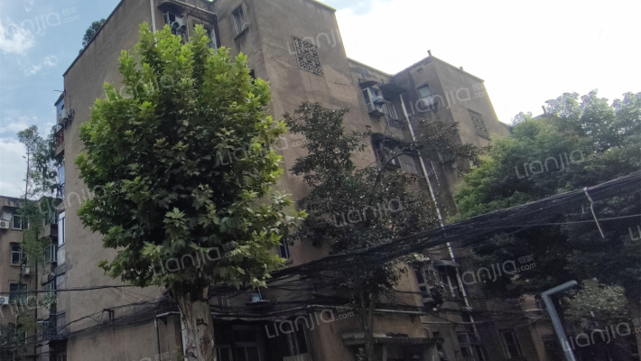 武汉工程大学教职工宿舍外景图