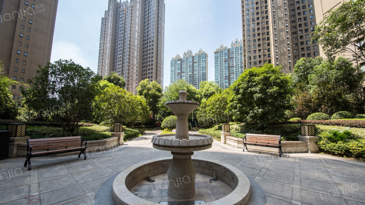 保利香槟国际外景图