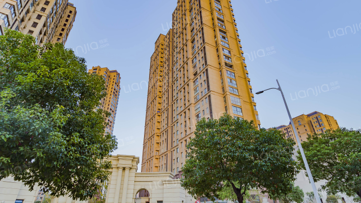 润房润康城外景图