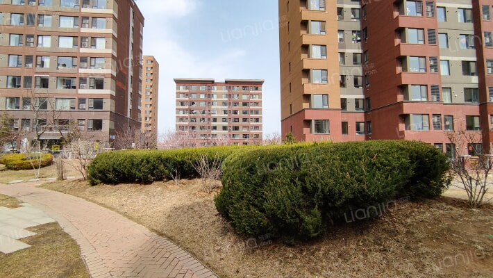 万科蓝山外景图