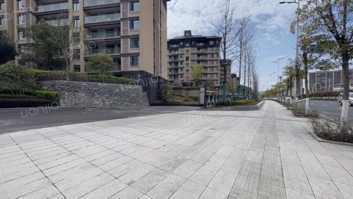 裕泰壹中心外景图