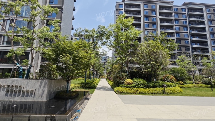 龙湖长泰景粼天著外景图