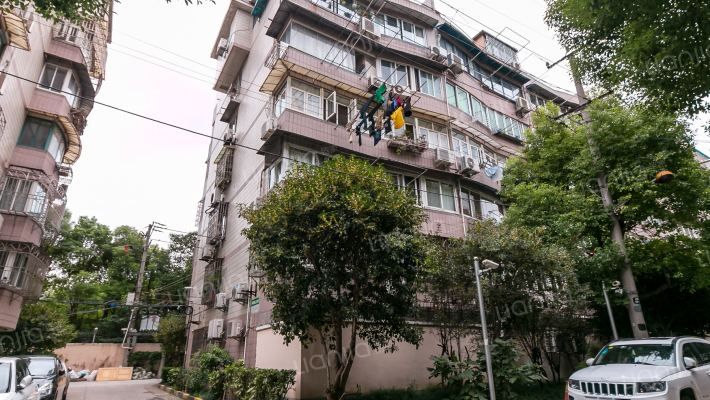 屹立公寓外景图