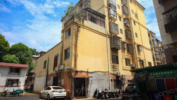 兴华公寓外景图