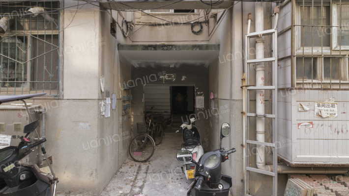 公交公司农业路东4号院外景图