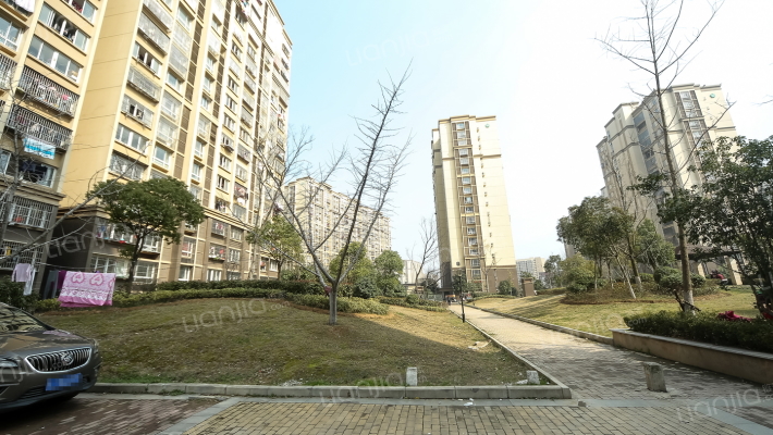 华庭北园外景图