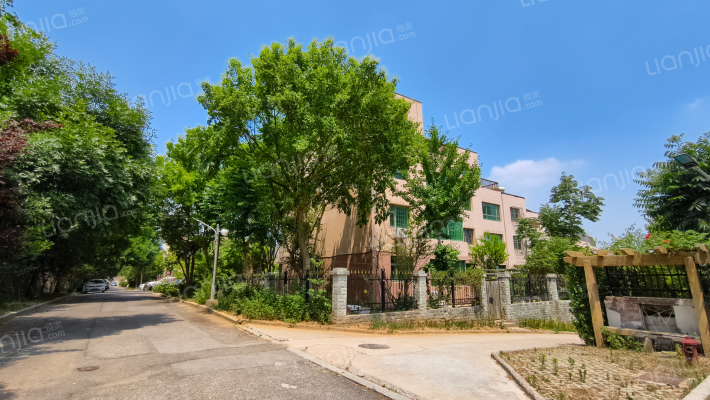 凤鸣山庄外景图