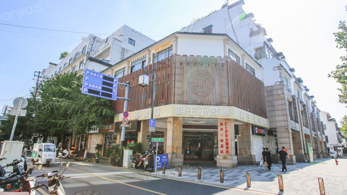 英雄大厦外景图